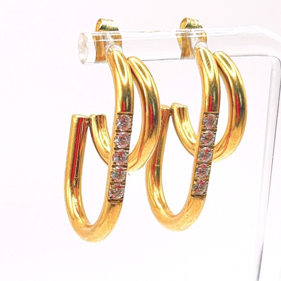 NWOT Beautiful 18k gold plated stainless steel earrings - Picture 7 of 7